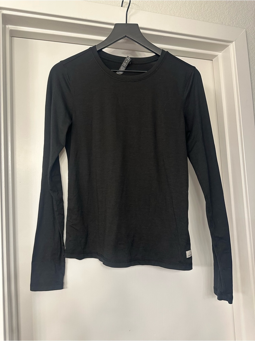 Vuori Black Crewneck Long Sleeve Top